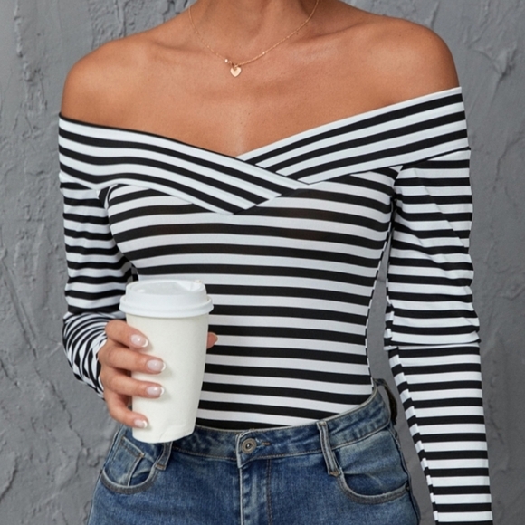 Striped Print Off Shoulder Tee - Picture 4 of 5